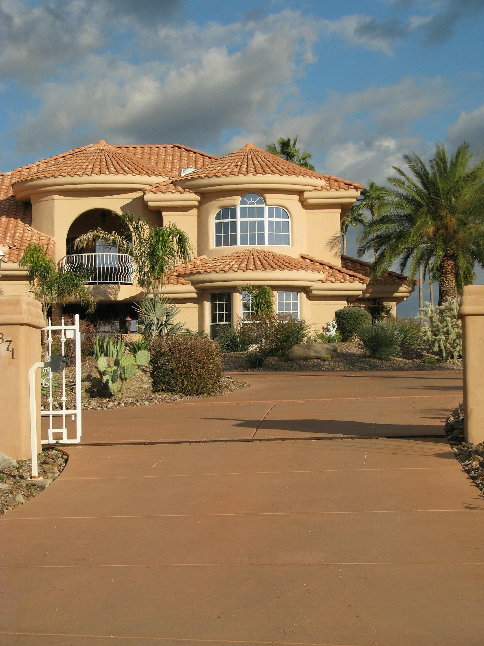 Mediterranean villa representing Spanish real estate investments